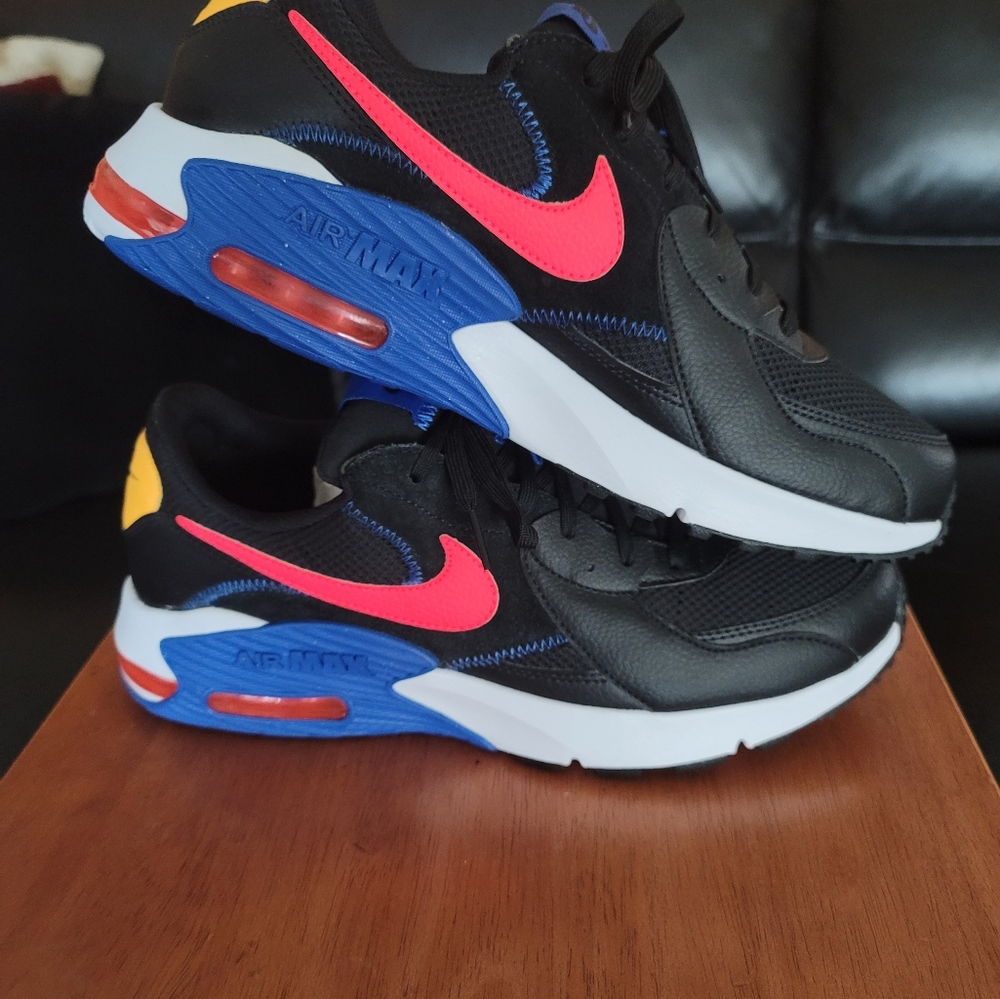 Nike Air Max Sneakers Black Pink Blue